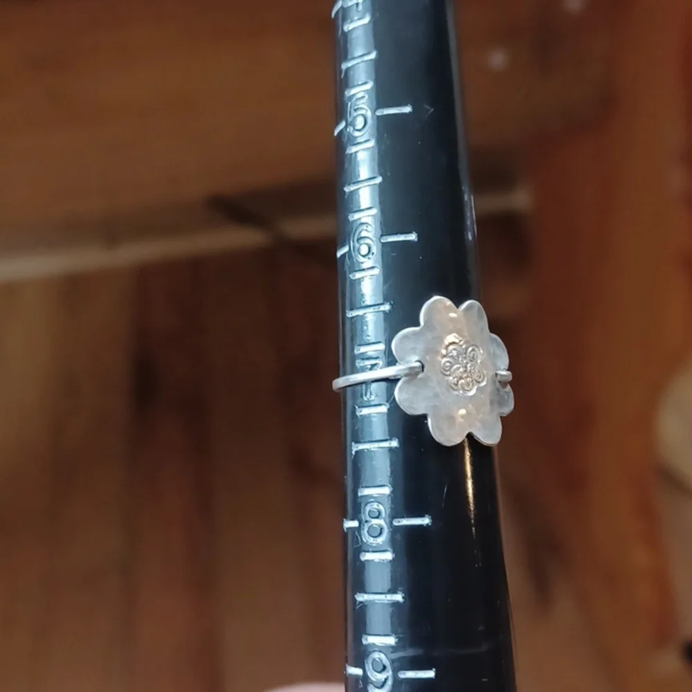 Sterling Silver 925 Hand Crafted Flower Ring Sz 7.25